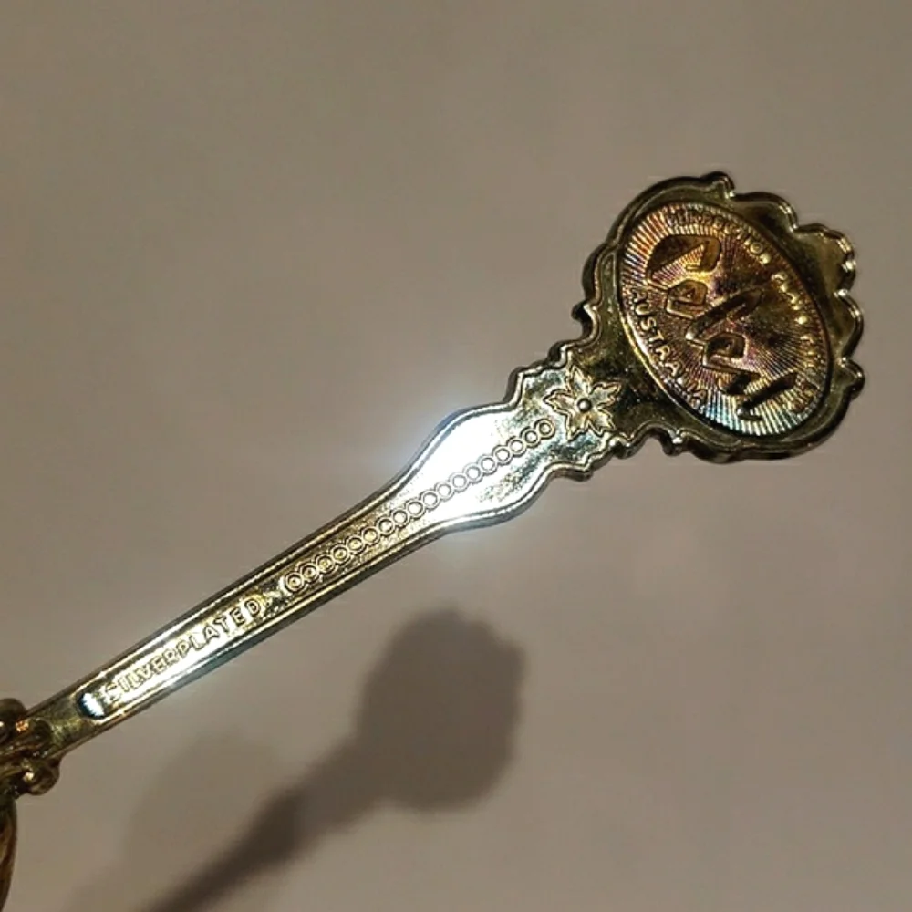 Vintage 80s 90s collectable spoons. Disneyland, Knott's Berry Farm, DC.